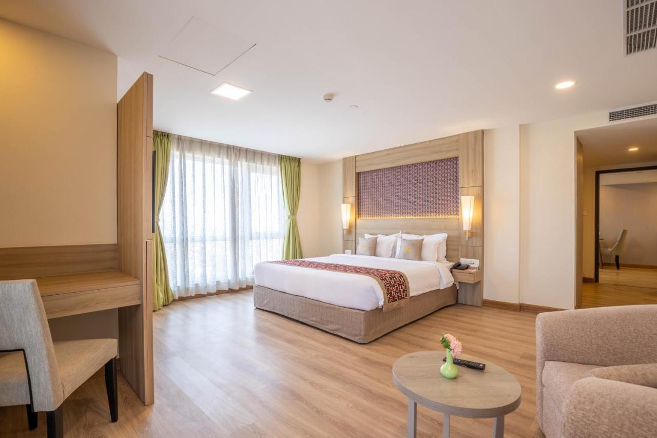 Hotel Crowne Imperial Katmandu Dış mekan fotoğraf