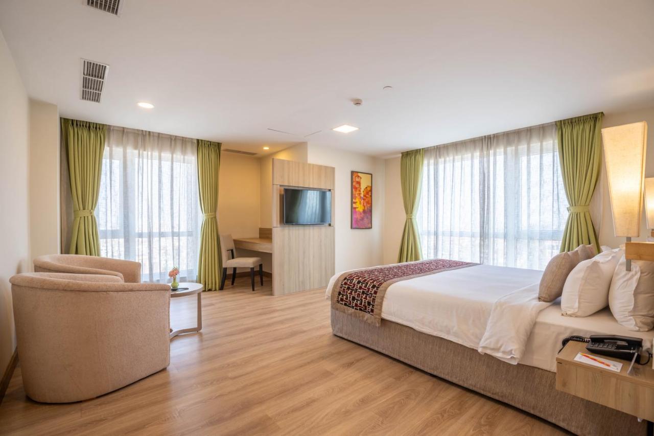 Hotel Crowne Imperial Katmandu Dış mekan fotoğraf
