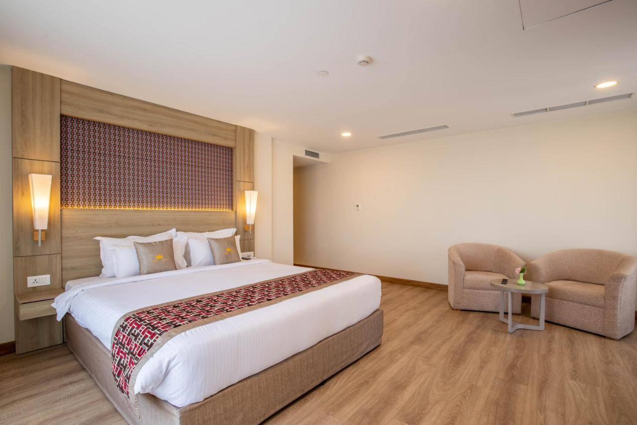 Hotel Crowne Imperial Katmandu Dış mekan fotoğraf