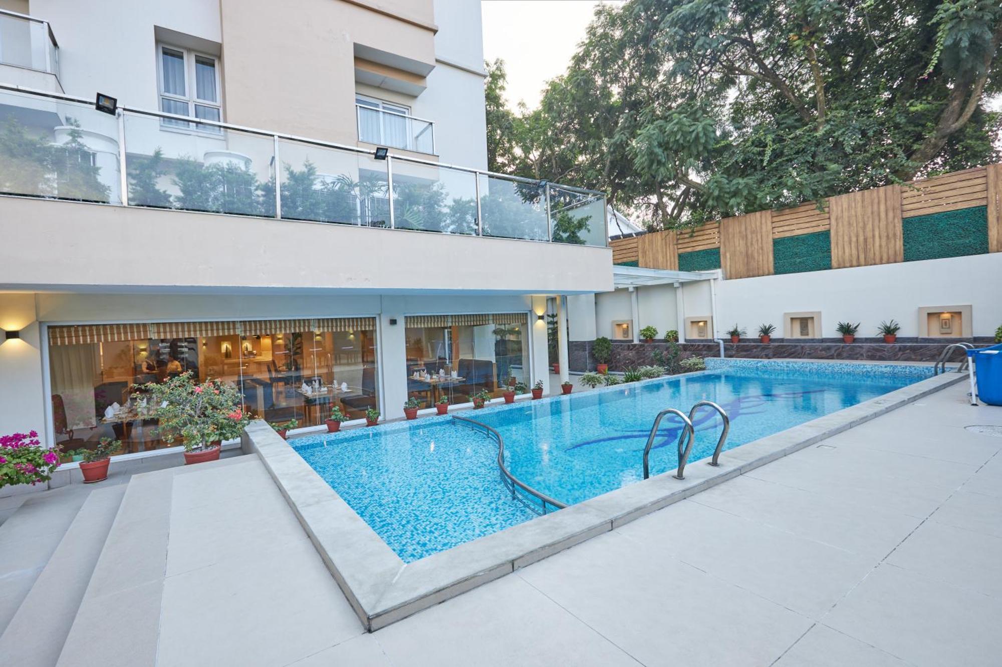 Hotel Crowne Imperial Katmandu Dış mekan fotoğraf