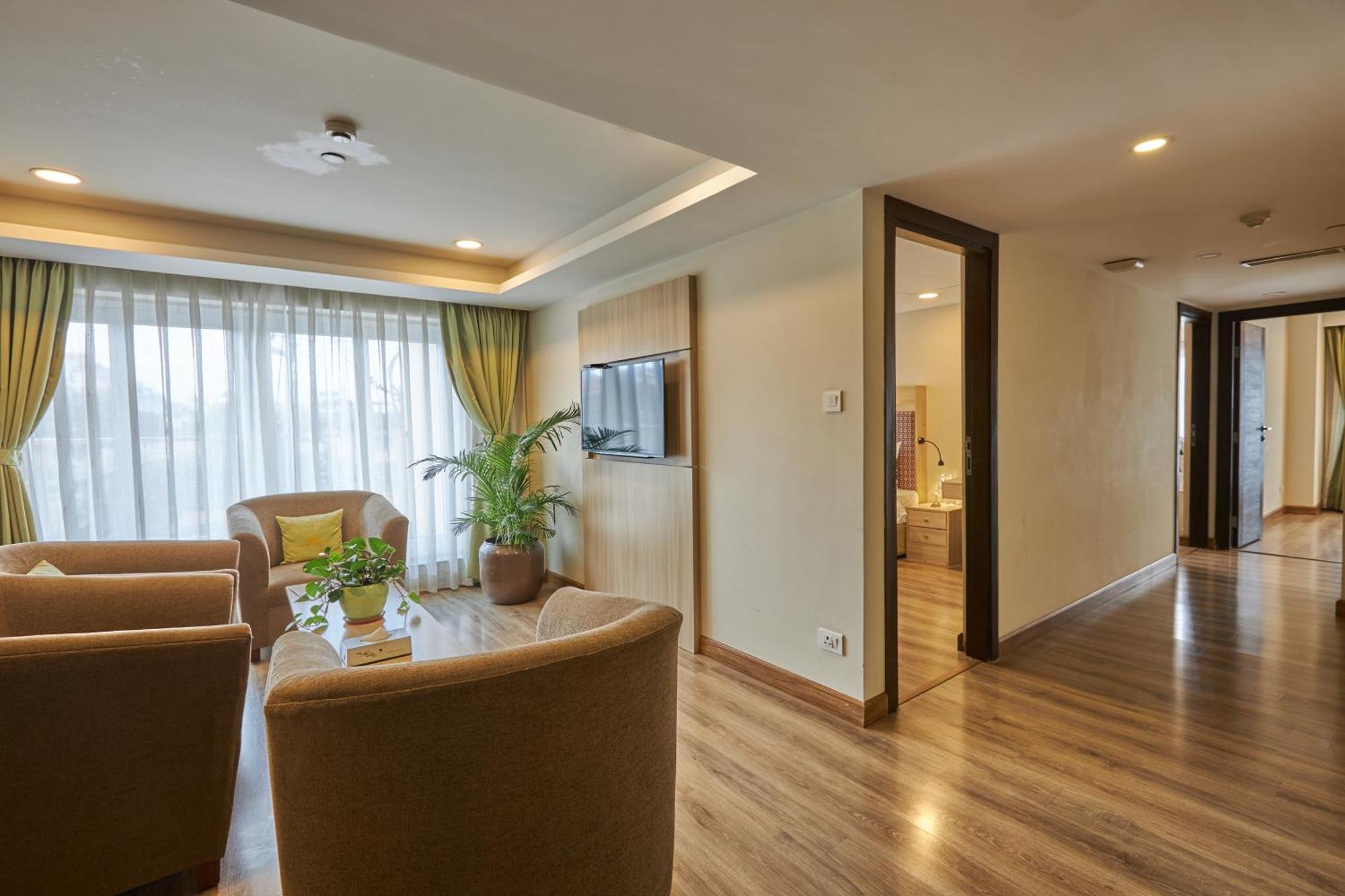 Hotel Crowne Imperial Katmandu Dış mekan fotoğraf