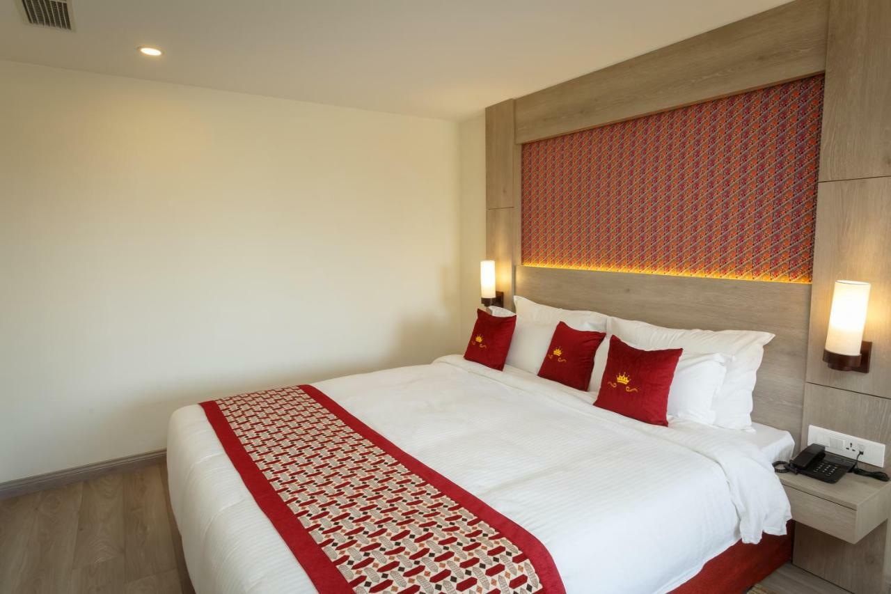 Hotel Crowne Imperial Katmandu Dış mekan fotoğraf